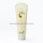 Facial Wash based on goat and royal jelly Mistine Goat Milk Facial Foam